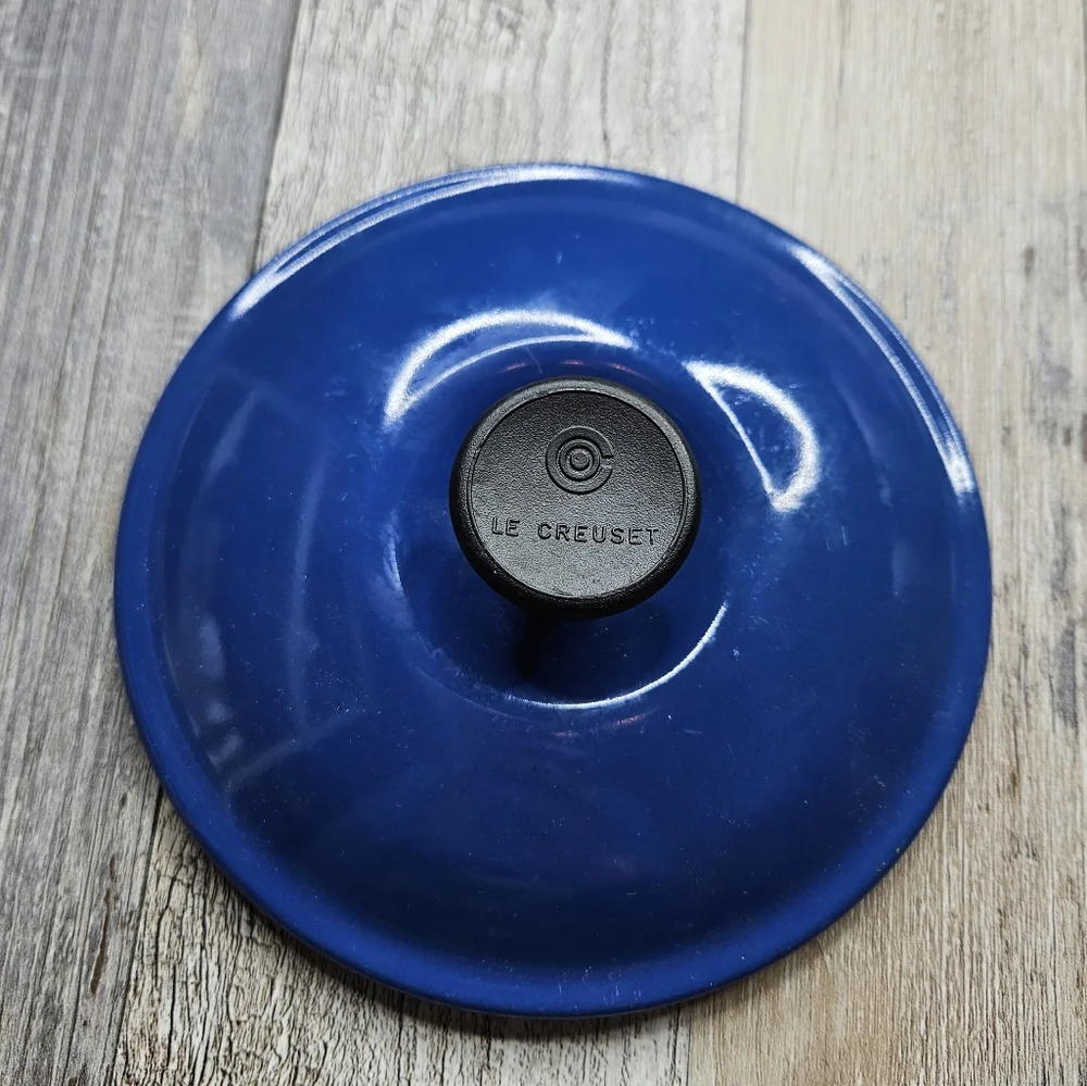 Le Creuset Blue Lid Made in France Size 14 5.5